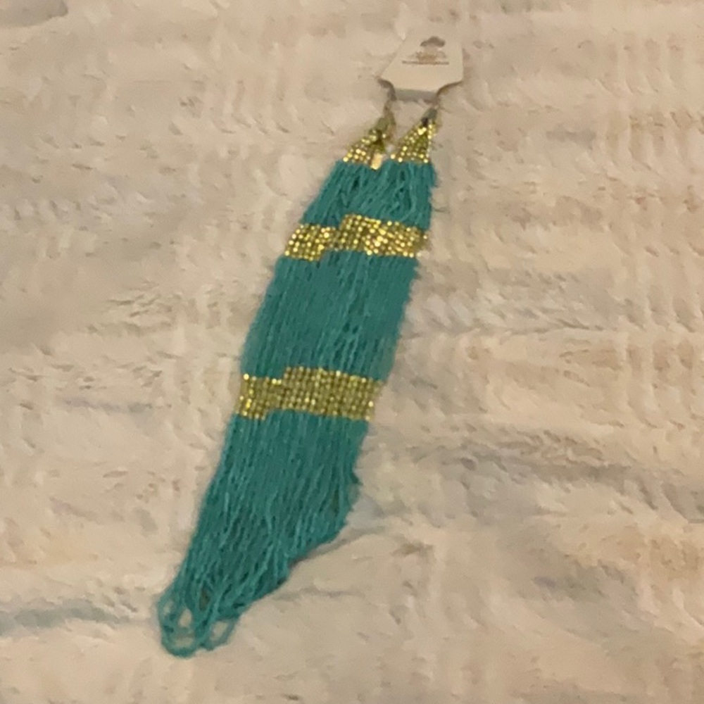 Elegant Gold and Green Beaded Necklace